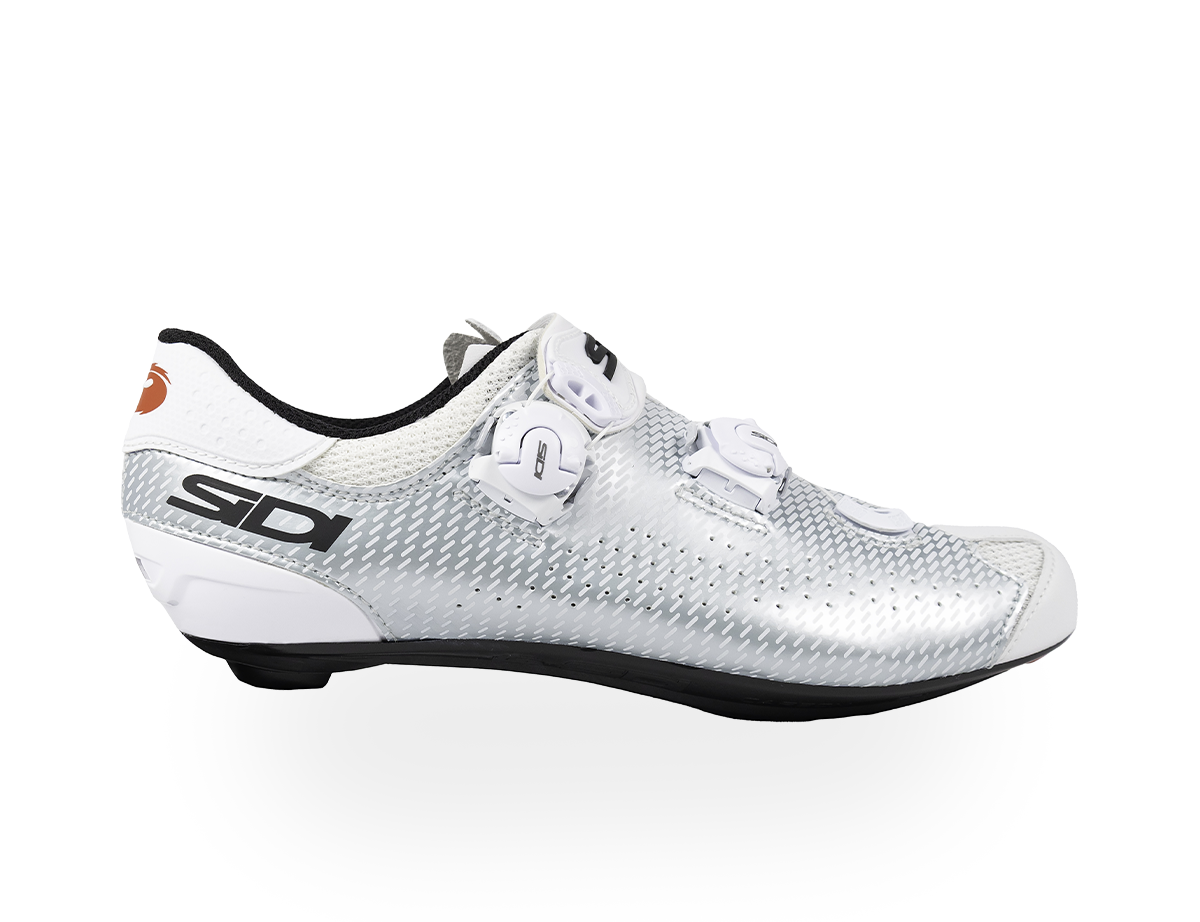 GENIUS 10 Road Shoes: A superior touch plush microfiber, for a